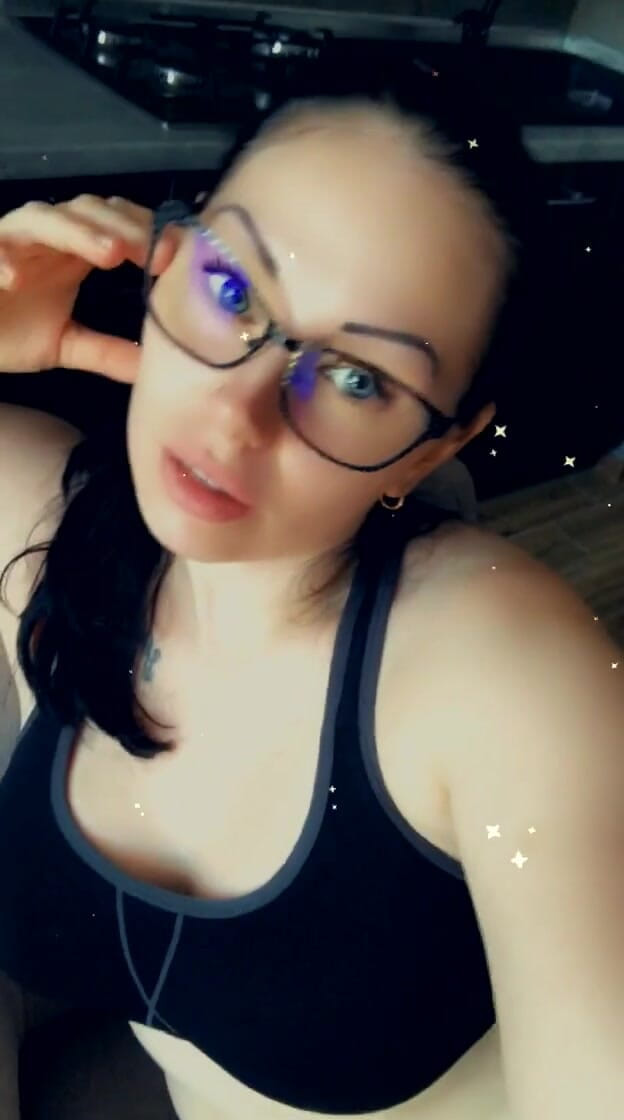 Goddess Misha Goldy: Po natáčení... Kdo mi chce koupit kávu?