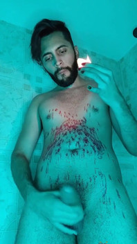 Gioco di cera calda della candela nella doccia. Volete giocare con me?