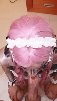 Donna trasformata in un robot, un mach Pleasure_cleaning