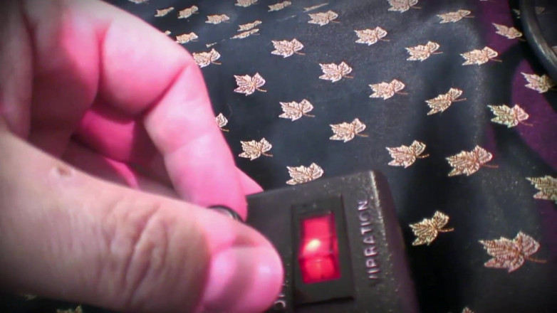 Fetish Artcore: Блондинка катається на sybian і жорстко смокче товстий член