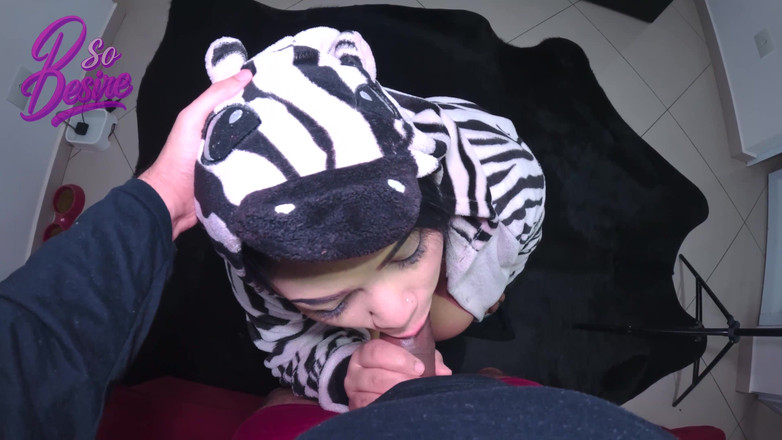 Psodesire: 她穿得很可爱，我全身变态，差点射在她胸上