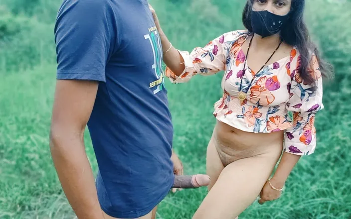Fuckkkker: Desi Sexy Soniya Bhabhi Fucked When Talking with Devar, Outdoor...