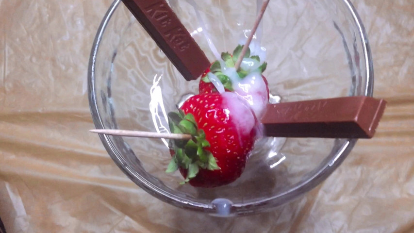 Ms300 Sarazia Exotic - Eating an Exotic Treat (Sexy Bi nature)