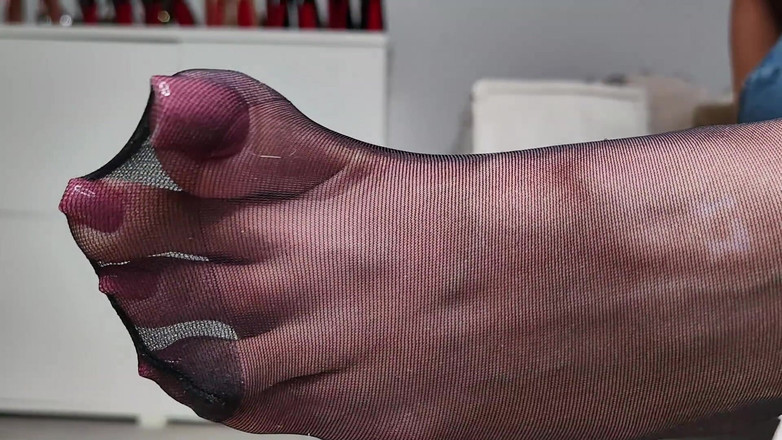 Goddess Lena: Nylonové punčochy, džíny a muly