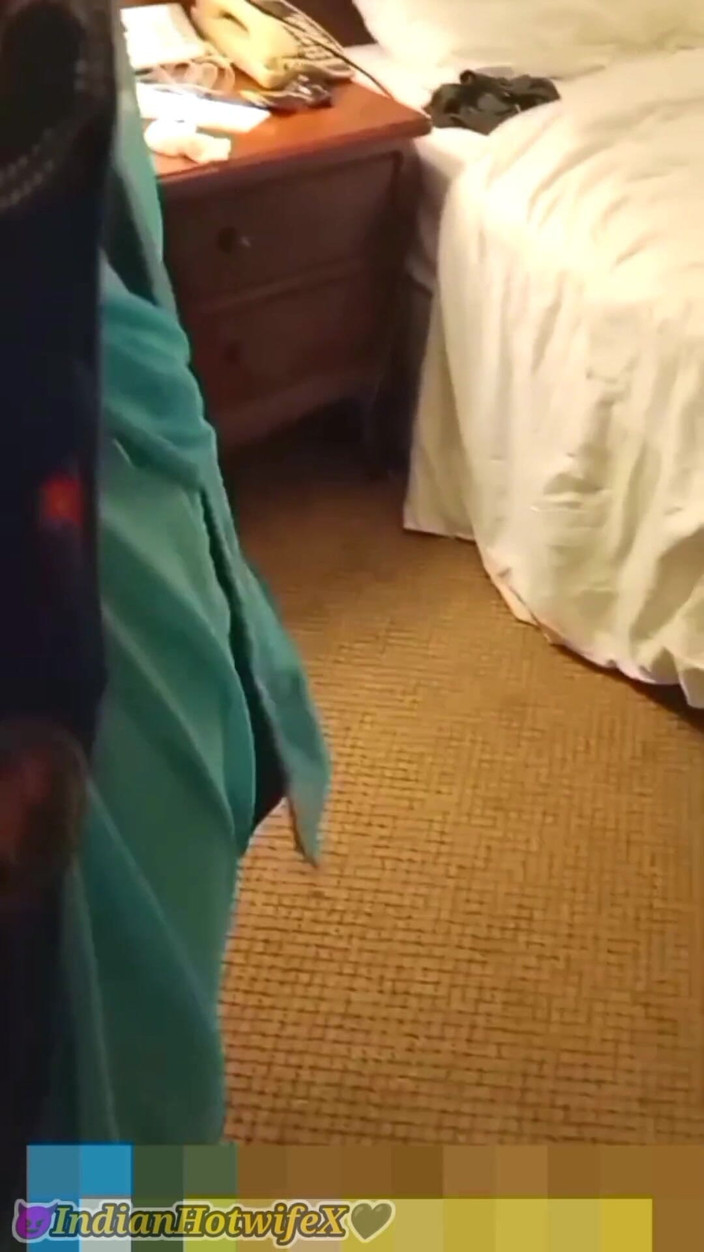 RenuRaj: Renus saree si tante seksi india menggoda dan ngentot posisi...