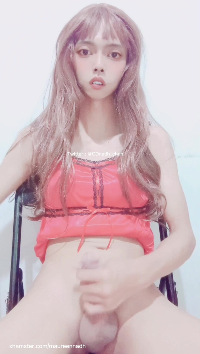 MaureenNadh: Maureennadh - masturbare asiatică slabă transsexuală noaptea târziu