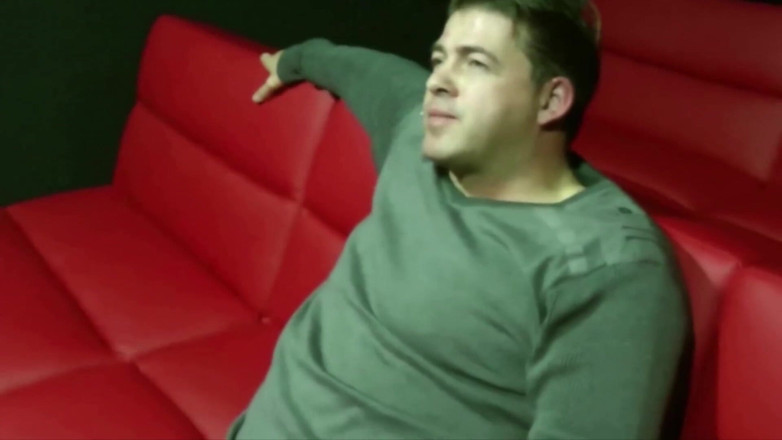 Videos Francaises: Dieses französische schätzchen hat eine große ladung sperma im kino