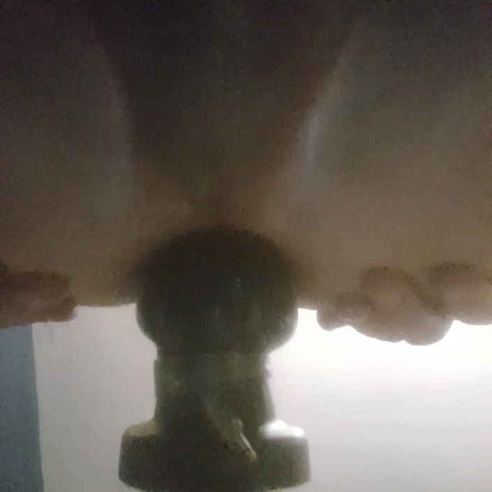 KIARA: Un grande dildo nel culo di lei