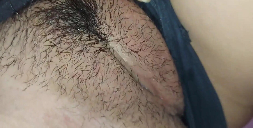 Wil9727: En la habitación de mi hermanastra ella hace sus pantimedias...