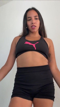 Adicto a los gimnasios y la adoración muscular de 2 biceps abs femdom diosa malcriada