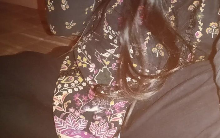 Faryal: Je mets ma bite dans la bouche de ma bhabhi...