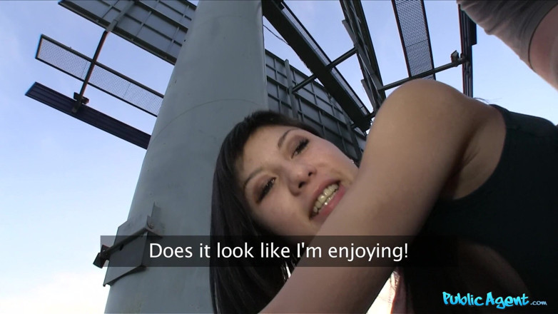 Public Agent: Public Agent - Seductive Brunette Mona Qinu Is Lured off Course...