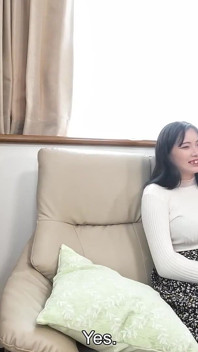 Awek kolej dengan tetek cantik Mariko Koizumi dalam adegan lucah pertamanya