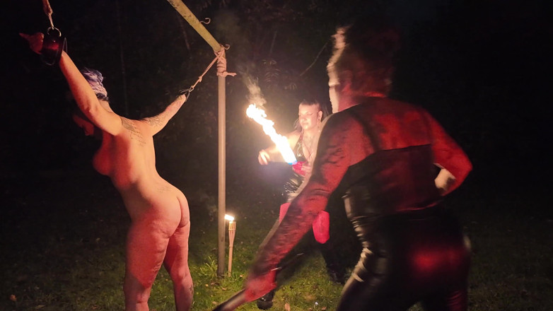 Domina Dark: Feuer-atemlufter