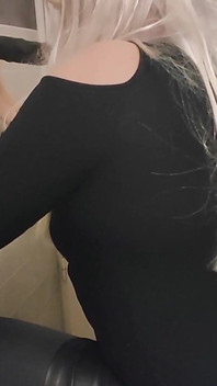 Giselle为爸爸练习深喉