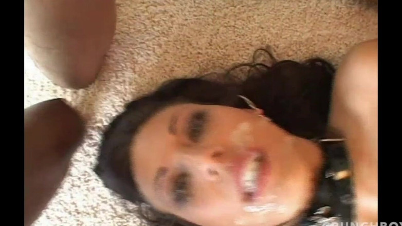 Bitch fucked bareback by big cock: Анальный секс двумя членами в лучшее время