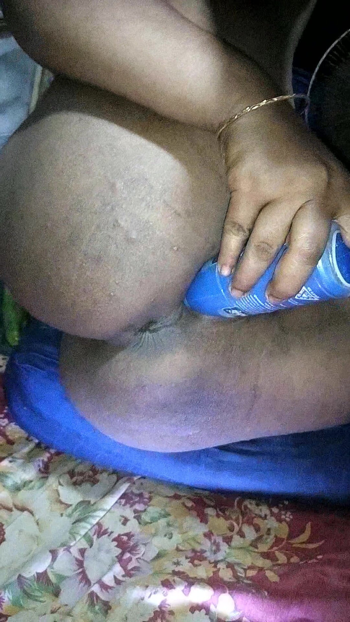 Sadia vabi: Sadia Vabi Is Fingaring