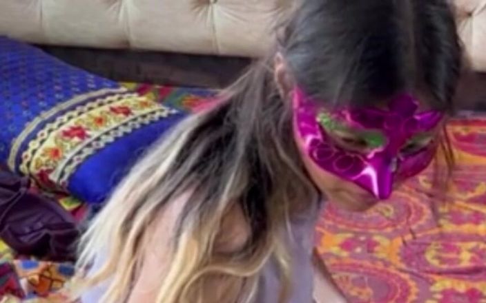 YourDickSucker: Студентка хотіла вчитися, але потім її трахнули