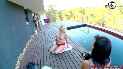 EroCom: La donna bionda viene scopata nel suo bikini rosso sulla...