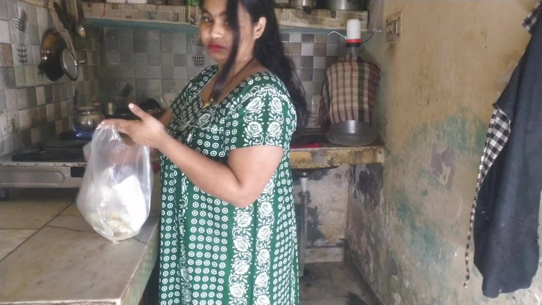 Sonathakur: Desi Bhabhi Big Boobs Cleavage Tease in Kitchen Hot Indian...