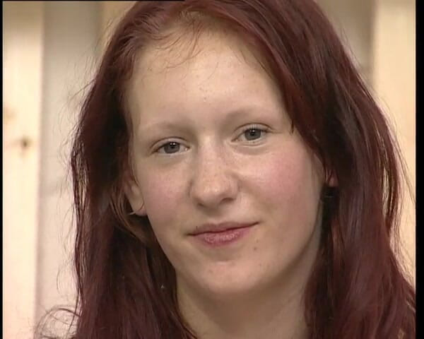 YOUR FIRST PORN: Rothaarige Angie Fingert - Redhead Angie Fingers