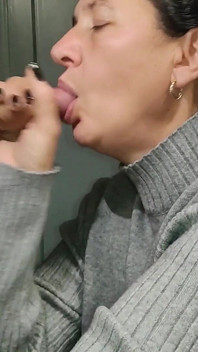 Madura MILF Esposa Boquete Com Porra Na Boca