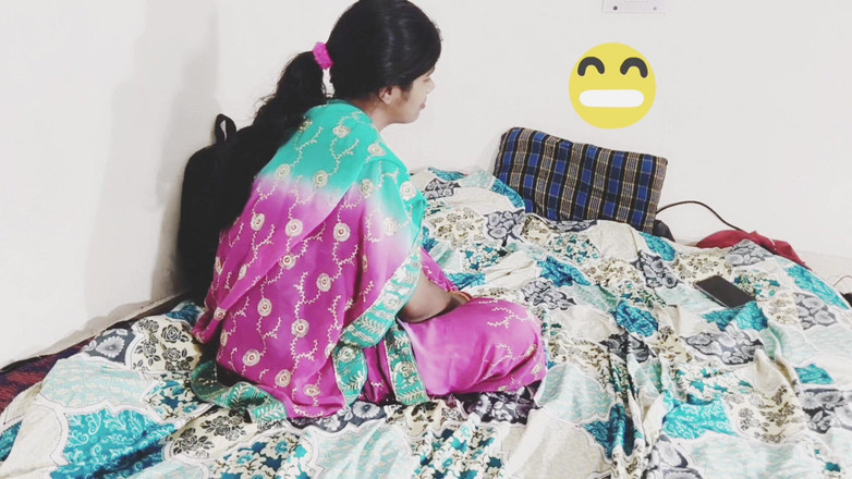 Vija: Video Deshi - Sora vitregă Masti se fute complet în cameră. XXX...