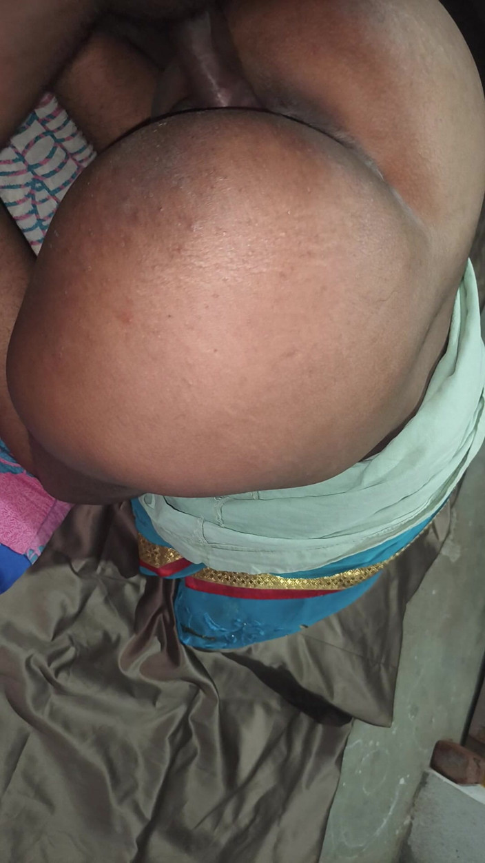 Indian innocent wife: Vợ nhà Telugu Ấn Độ saree trong video sex làm tình đêm khuya