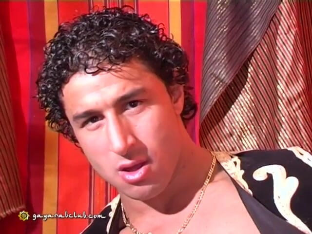 Gay Arab Club: Gayarabclub - м'язистий тунісець демонструє
