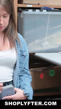 微胖少女Brooke bliss被偷窃并被狠操