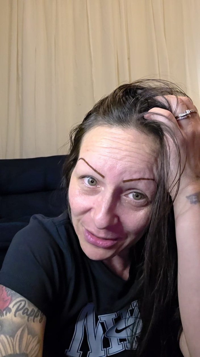 Raven Willow: Wil je mijn blote voeten zien? Droom op lelijke voet...