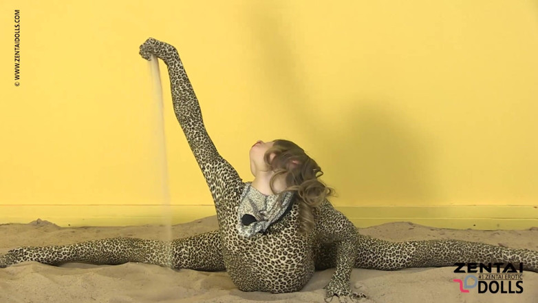 ZentaiDolls: Contortion Show