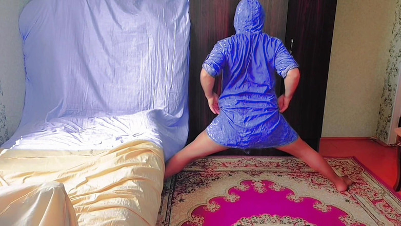 Kitty_Cross: Lelaki Pondan cantik memakai Choker Velvet dengan rupa pemalu