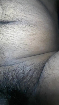 Dopo aver scopato mia cognata, ho tirato fuori la sborra con la mano.
