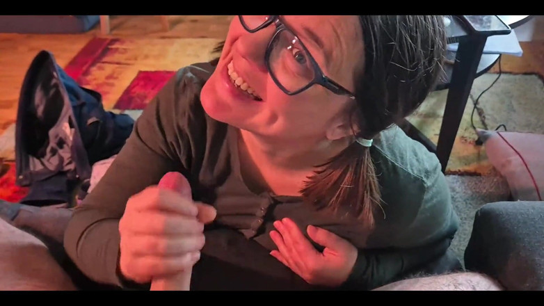 SwitchMixCouple: Eerste pijpbeurtvideo voor haar