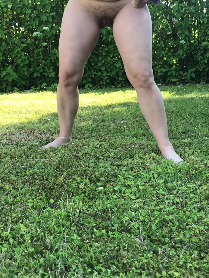 Hotwifekbh: Pissing Mature Wife Simone