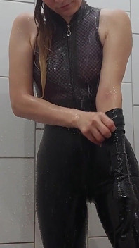 Duș în latex