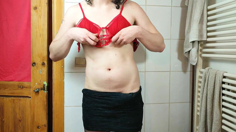 Sara B: Teasing and showing body