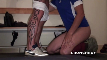 FRENCH AMATORS SEXTAPES: Zwei sexy sportliche jungen ficken in der umkleidekabine