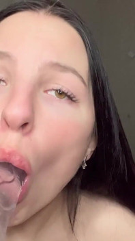 เย็ดหีและรูตูดลึกด้วยดิลโด้ใหญ่ แล้วเสียวสุด orgasms แรงๆ