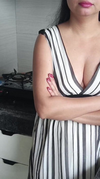 Adik tiri India yang seksi habis-habisan sama abang tirinya di dapur