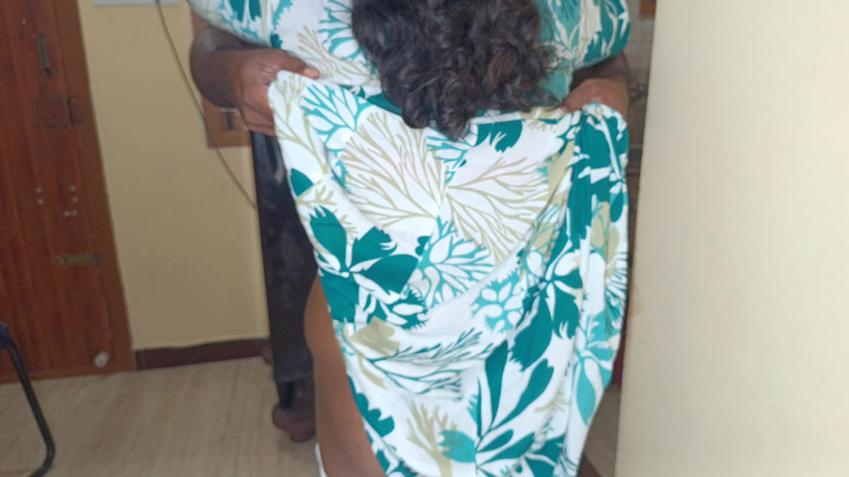 Laxi ammu: Pelajar Kolej