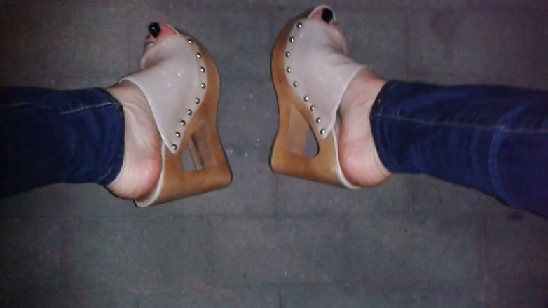 Heelex: Platform Mules