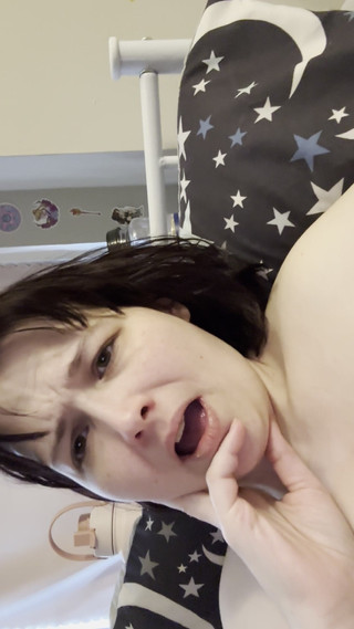 MissChrystalline: Hrátky s kundičkou (odpusťte úhel vodorovné kamery)