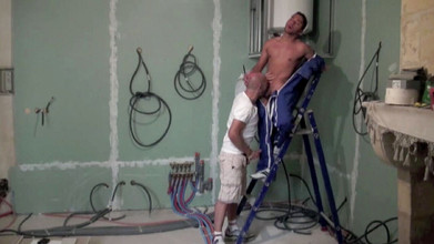 YOUNG FRENCH DUDES FUCKERS: Dikongkek oleh pekerja lurus Latino muda