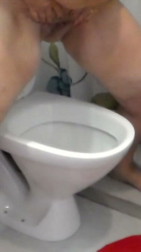 Jen Is Peeing Alot in the Toilet