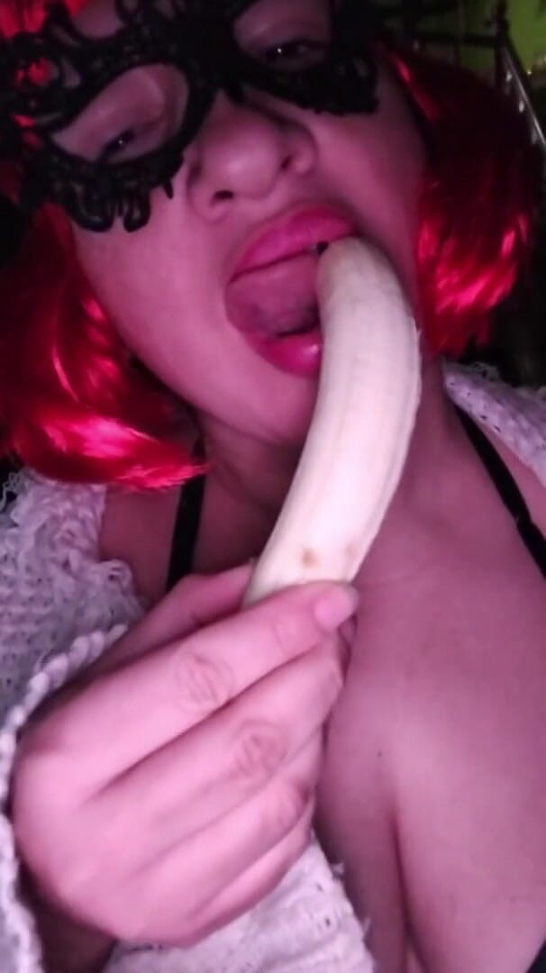 My sexy MILFS: Ma cousine plantureuse avec des bananes