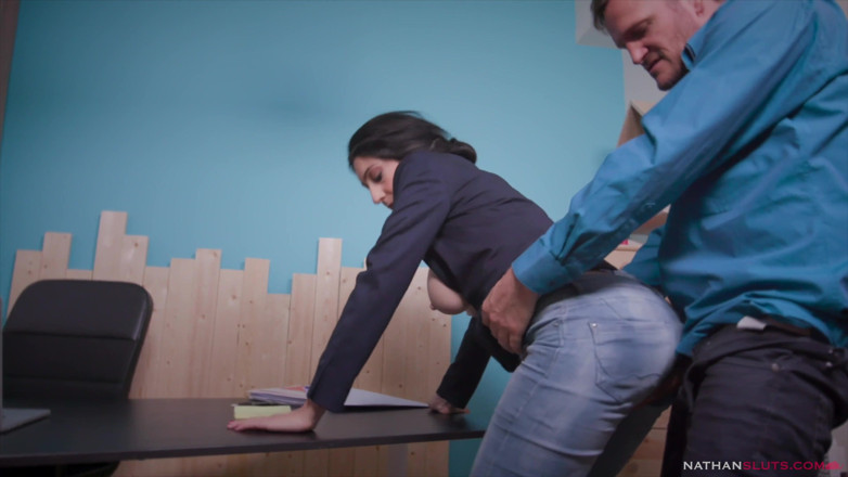 Nathansluts: Hung ian scott ngentot pantat bahenol manajer pantat montoknya eloa...