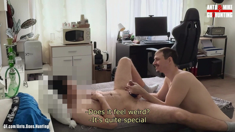 AntoGoesHunting: Tânărul instalator drept este lins pentru prima dată și încearcă un inel