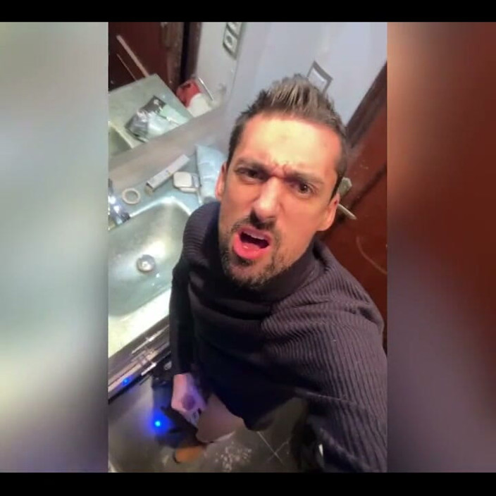 Liam Harding: Bathroom Fun